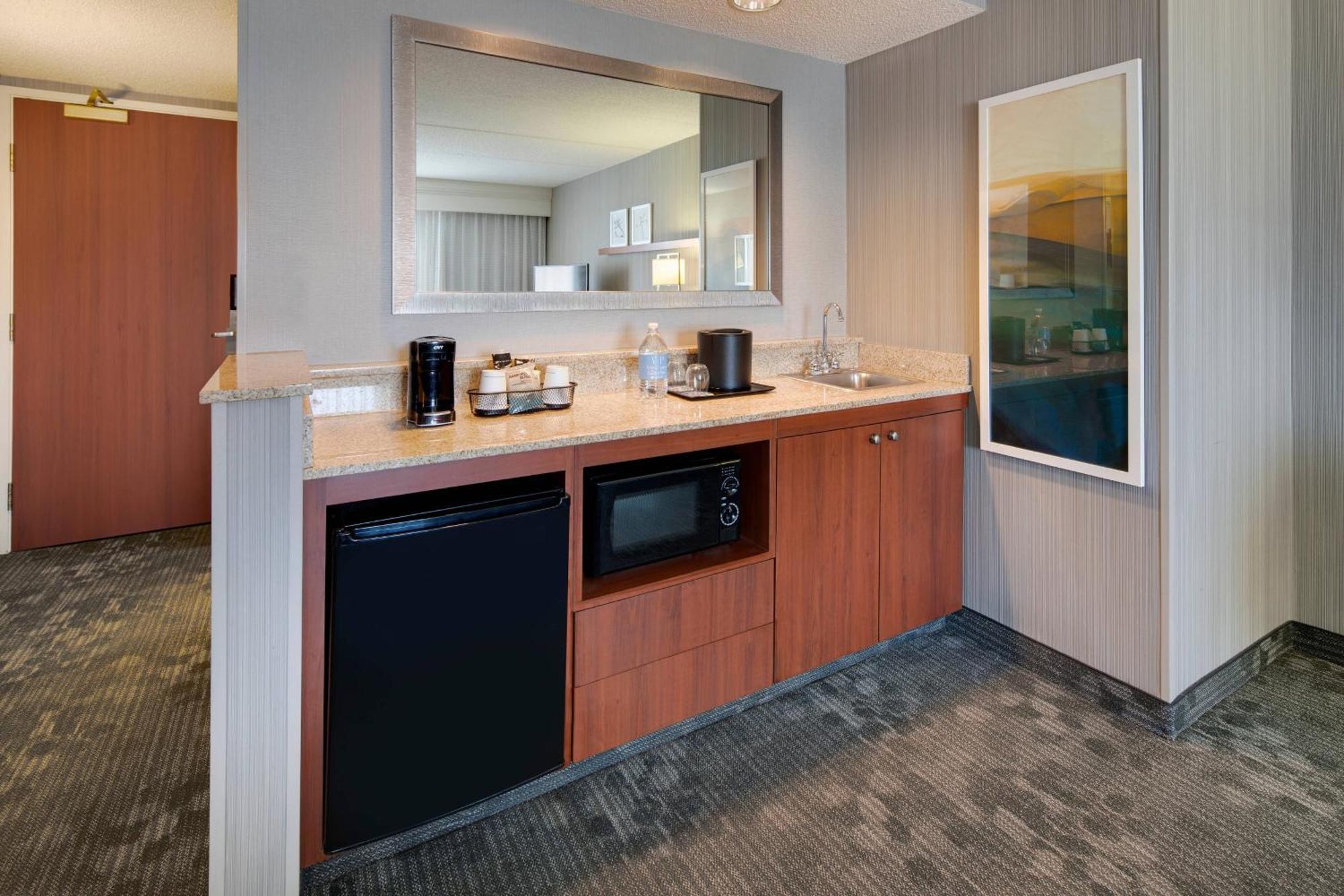 Courtyard Cleveland Beachwood Ngoại thất bức ảnh