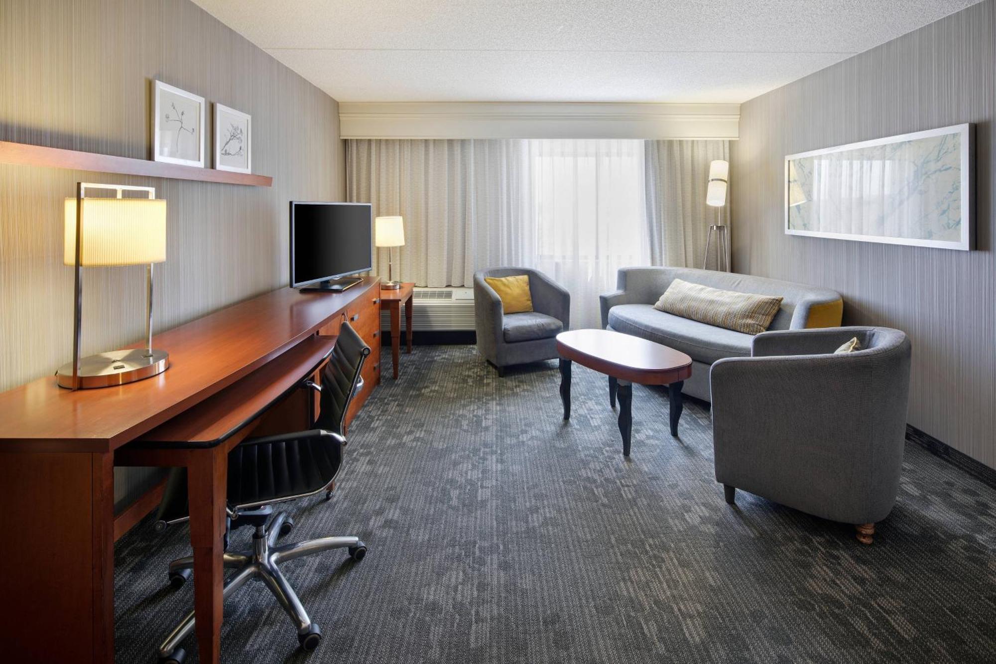 Courtyard Cleveland Beachwood Ngoại thất bức ảnh